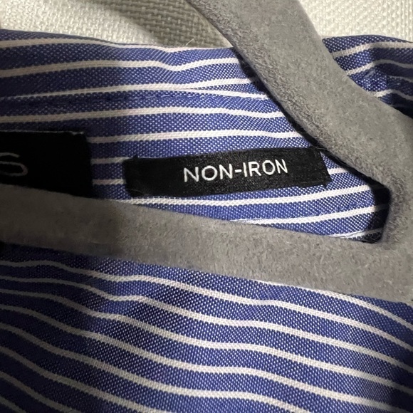 Jones New York Blue and White Striped Easy-Care Button-Up Shirt Small - Picture 7 of 11